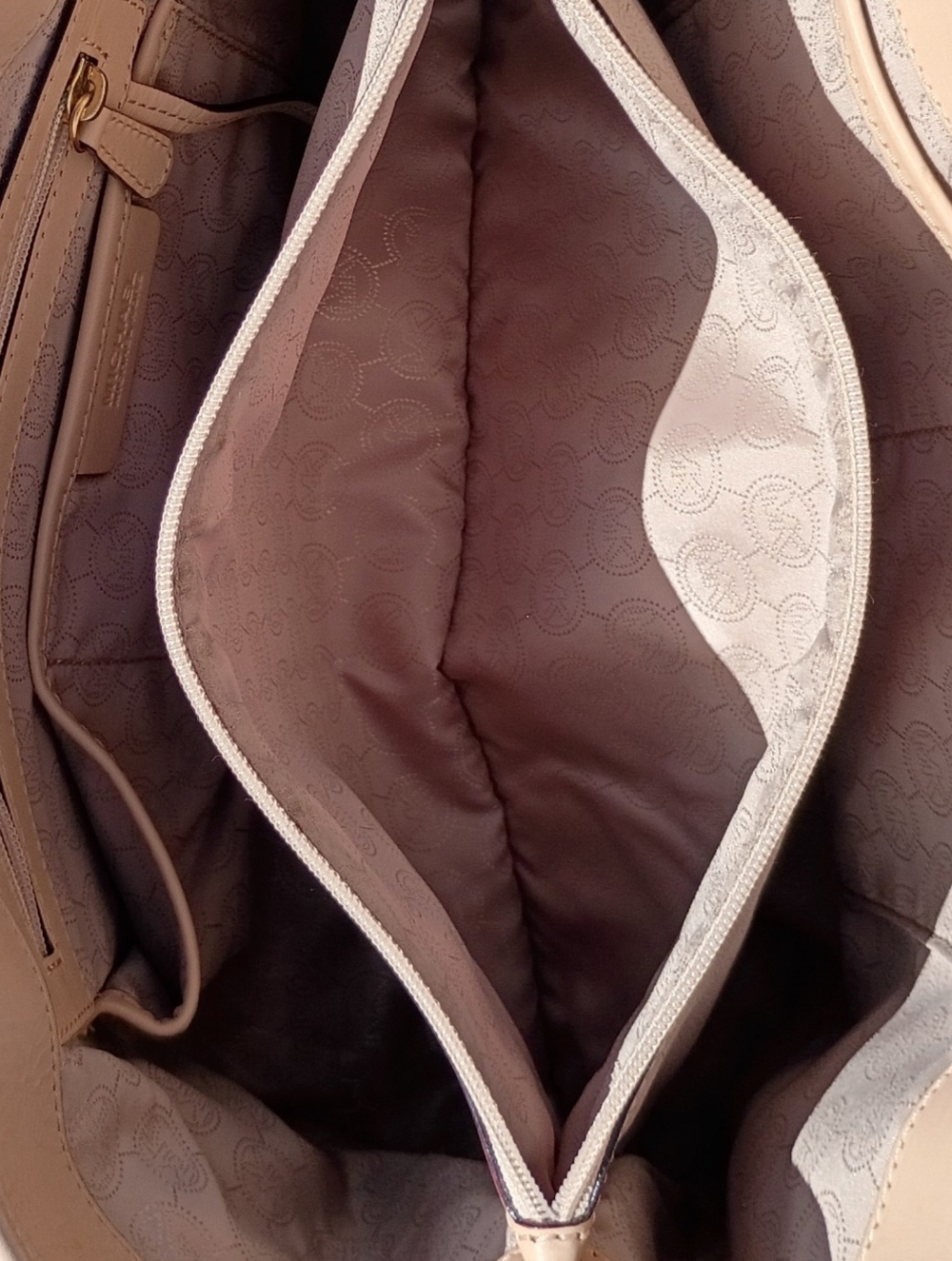 Michael Michael Kors Vanilla Jet Set Tote Bag - Picture 11 of 13